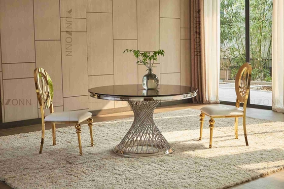 Bàn ăn hình tròn nhỏ xinh cho gia đình 4 người