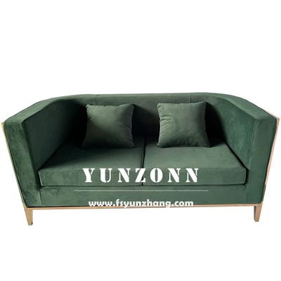 Ghế tình yêu phong cách Mid Century Modern với khung thép không gỉ và vải bọc nhung cho phòng khách sang trọng