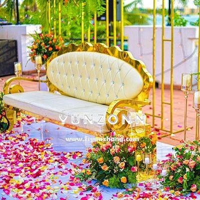 Ghế sofa sang trọng kiểu dáng Châu Âu hiện đại với khung vàng thép không gỉ và bảo hành 3 năm cho khách sạn và phòng khách