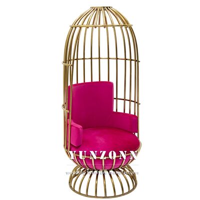 Giá tốt Đám cưới sang trọng cho thuê vàng thép không gỉ ghế dâu chú rể ghế vương miện nhung cho bữa tiệc cưới khách sạn trực tuyến